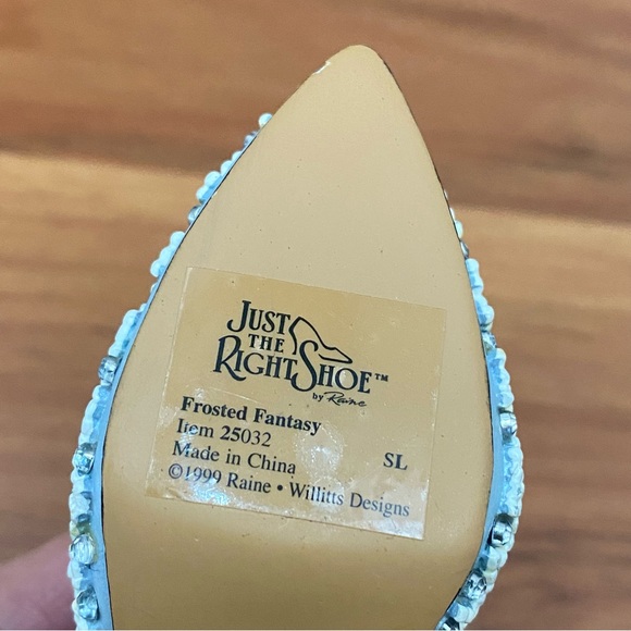1999 RAINE Just the Right Shoe Frosted Fantasy Mini Ceramic Blue Shoe Figurine - Picture 11 of 12